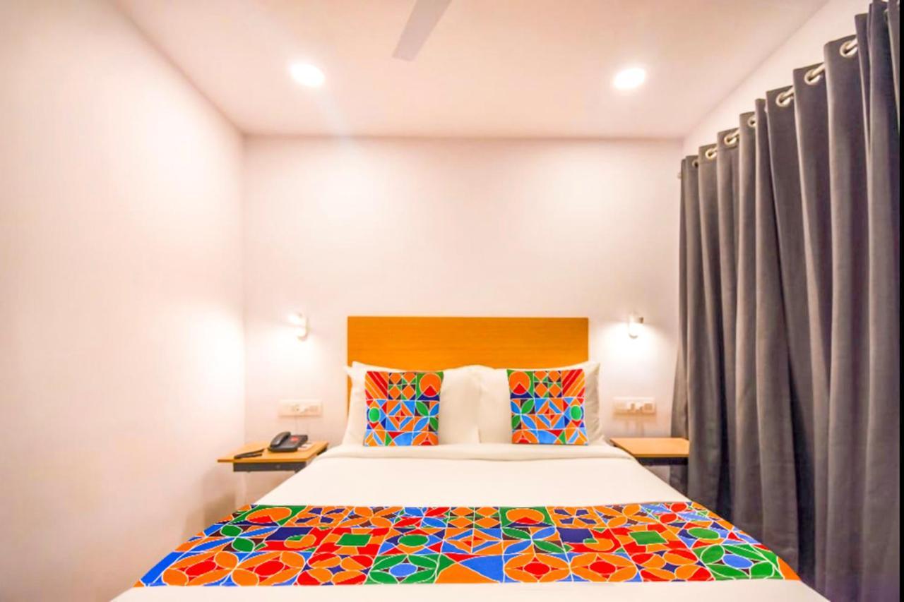 Fabhotel Heera Holiday Inn - Nr Eden Garden Stadium Колката Екстер'єр фото